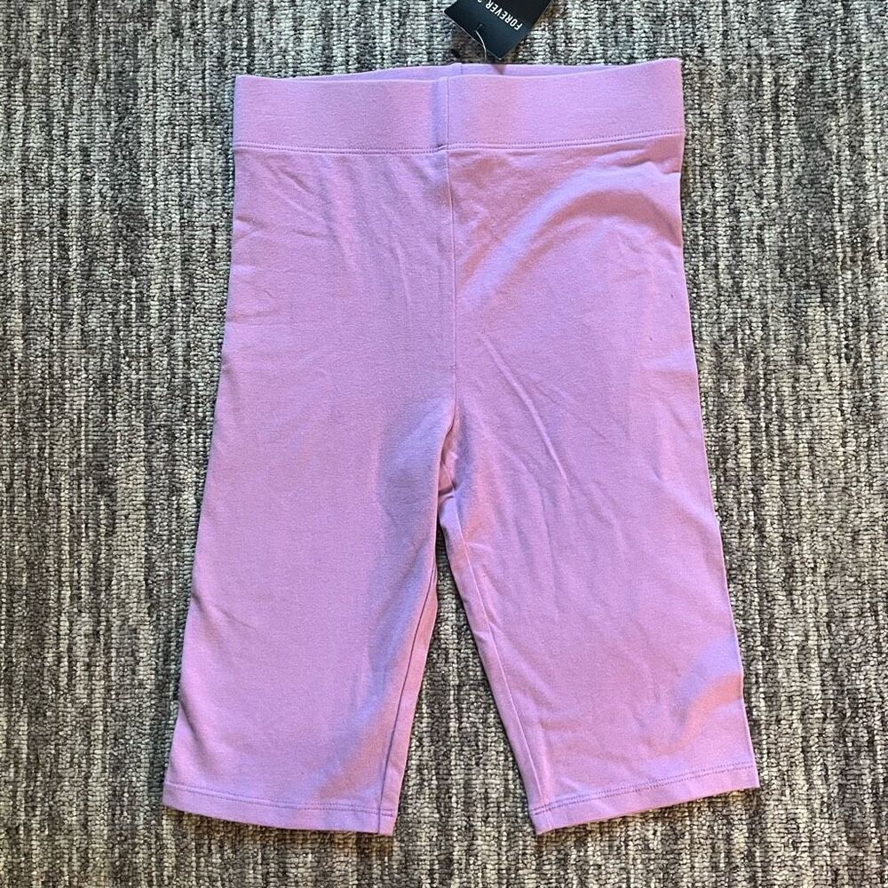 Forever 21 Women’s Size Small Knee Length Stretch Shorts Light Purple NWT